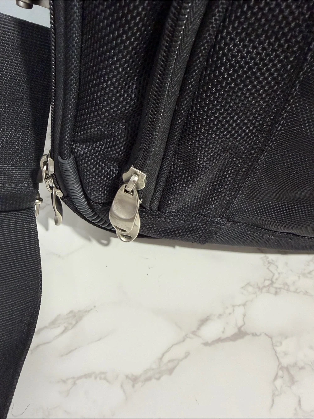 E-Bag Black Unisex Overnight/Laptop Canvas Bag with Shoulder Strap